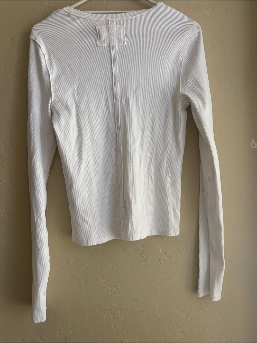 We The Free Plum & White V-Neck Women's Set of 2 Tops Women’s XL one New - Picture 6 of 12